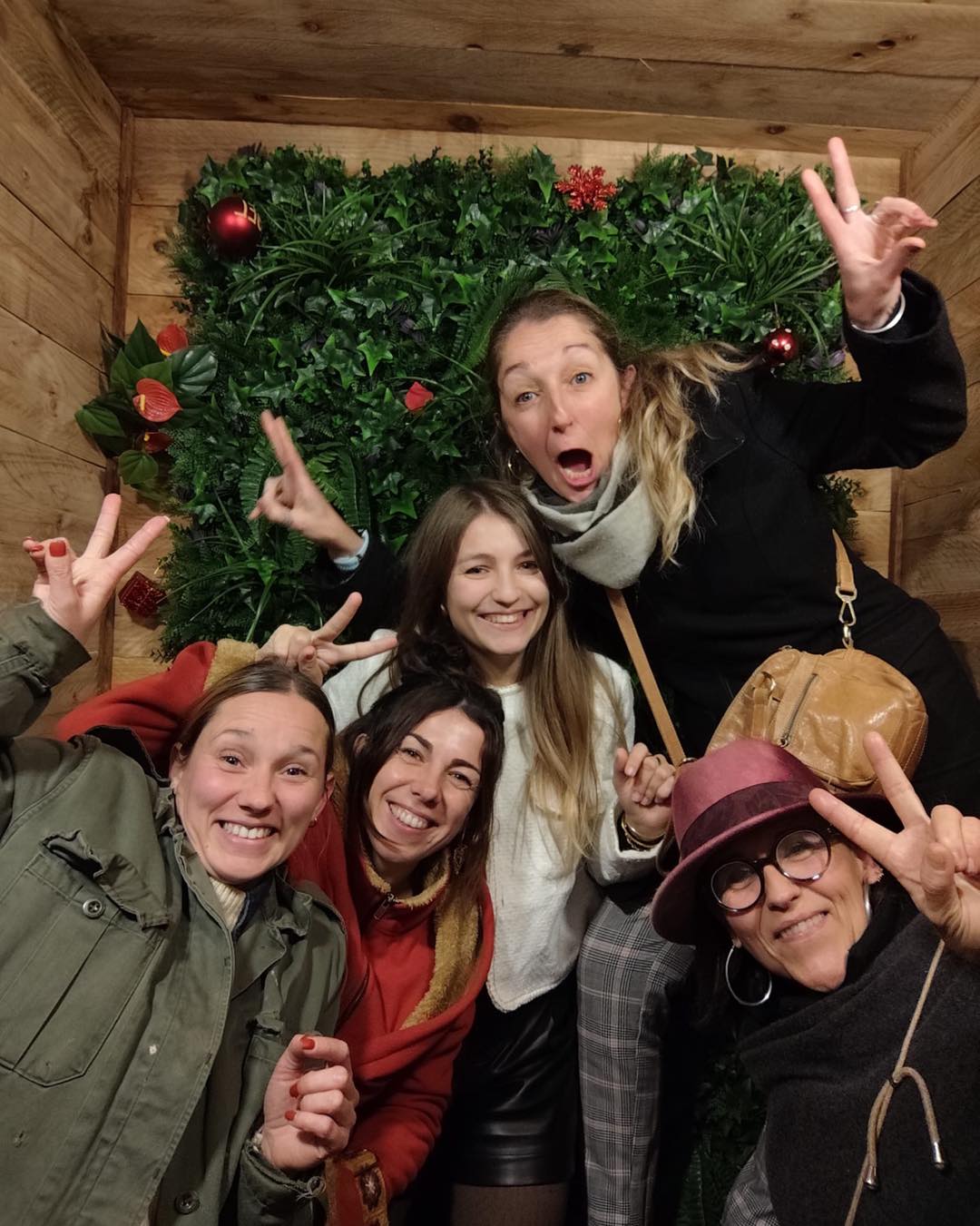 L'équipe  Coralie, Elsa, Jenny, Manon et Nadège