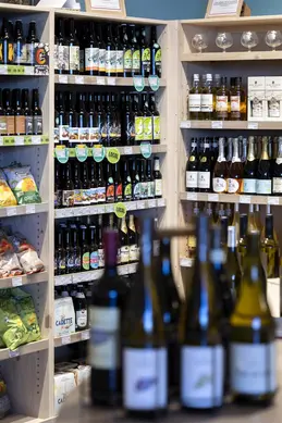 686-biocoop-la-vaunage-magasin-bio-biere-rayon-local.webp